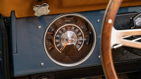 1971 Vintage Ford Bronco_15 Dakota Digital Gauges