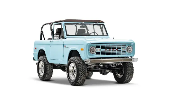 1967 Vintage Bronco_6 Passenger Side Front 