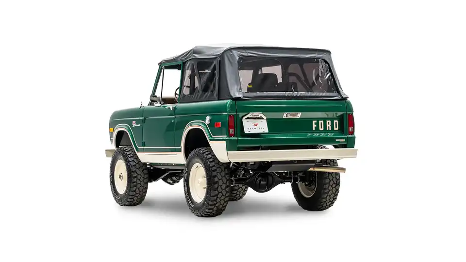7579 Ford Bronco Velocity Racing Green 6