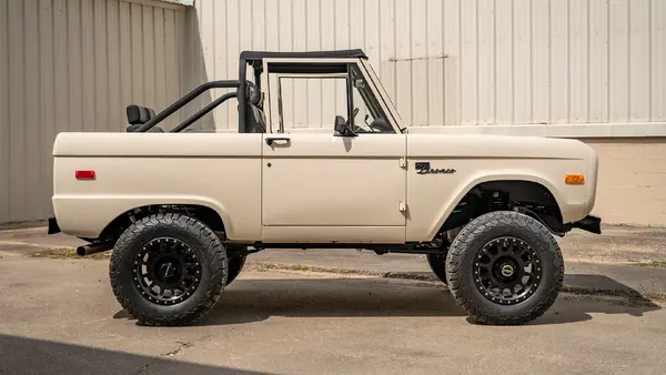 Early Ford Bronco For Sale_0000s_0037_DSC0004