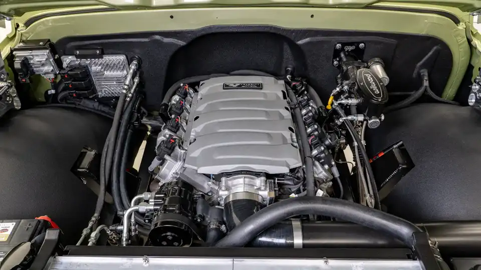 1970 Chevrolet K5 Blazer_27 Ford Coyote Engine