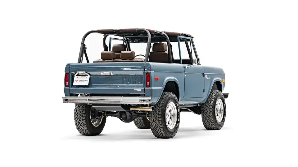 8416 1975 Ford Bronco Velocity Racing Green Main Card (9)