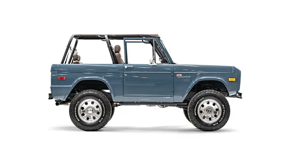 8416 1975 Ford Bronco Velocity Racing Green Main Card (11)