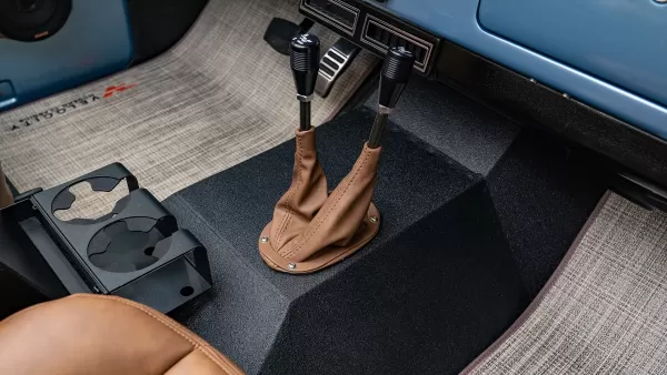 1968 Brittany Blue Classic Ford Bronco_0018_interior