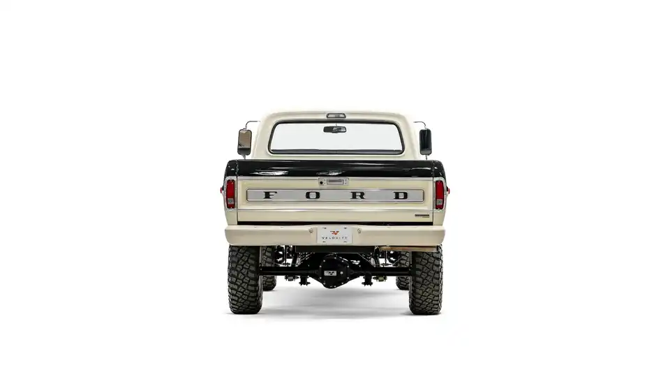 1972 Black Ford F250_11 Rear Tailgate
