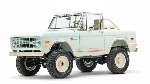 Mint Classic Ford Bronco_3 Drivers Side Front 3.4