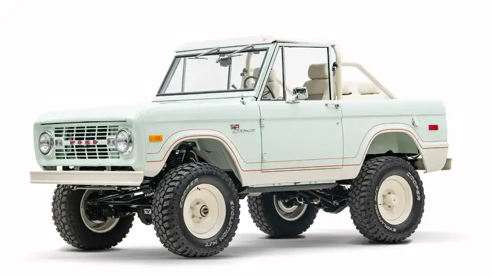 Mint Classic Ford Bronco_3 Drivers Side Front 3.4