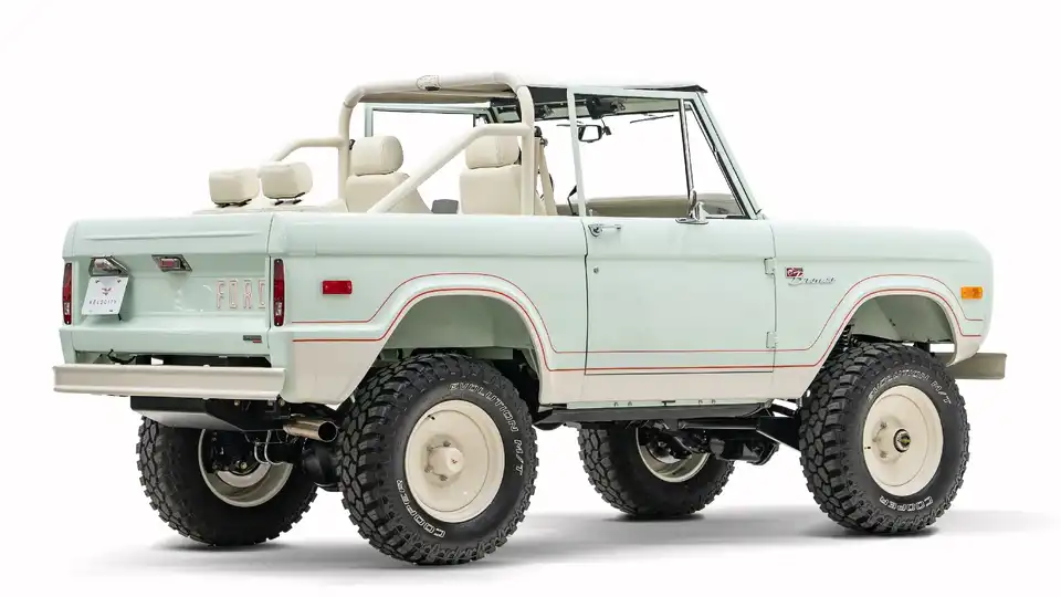Mint Classic Ford Bronco_9 Passenger Side Rear 3