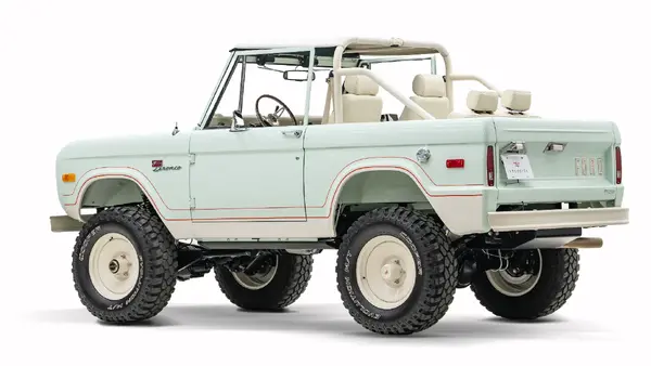 Mint Classic Ford Bronco_13 Driver Side Rear 3.4