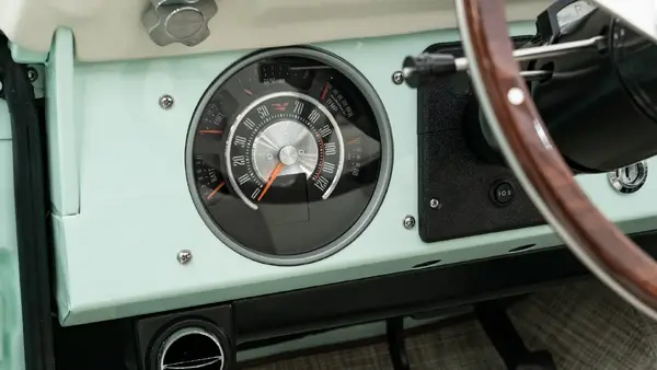 Mint Classic Ford Bronco_15 Dakota Digital Gauges