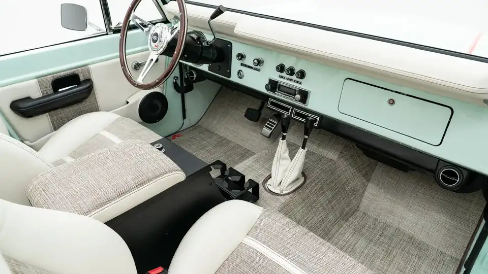 Mint Classic Ford Bronco_17 Front Interior