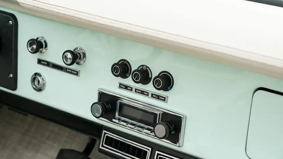 Mint Classic Ford Bronco_19 Interior