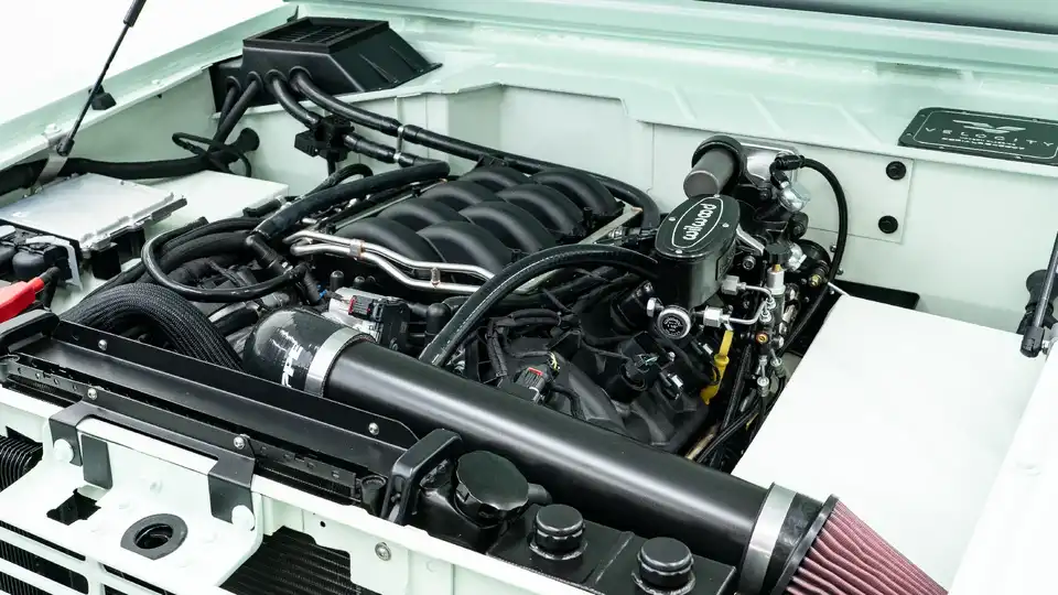 Mint Classic Ford Bronco_27 Ford Coyote Engine