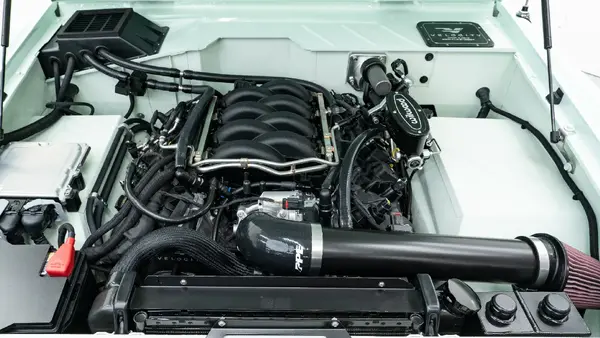 Mint Classic Ford Bronco_28 V8 Coyote Engine