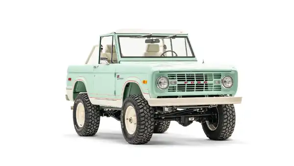 Classic Ford Bronco For Sale_6 Passenger Side Front 
