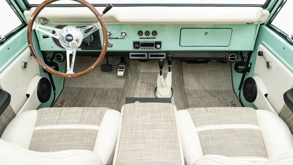 Classic Ford Bronco For Sale_17 Front Interior