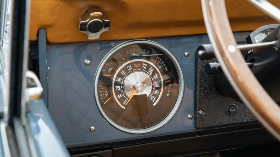 1971 Classic Ford Bronco_15 Dakota Digital Gauges
