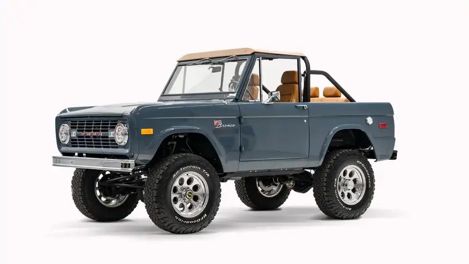 1971 Vintage Ford Bronco_3 Drivers Side Front 3.4