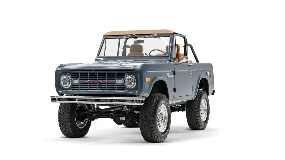 1971 Vintage Ford Bronco_4 Drivers Side Front 