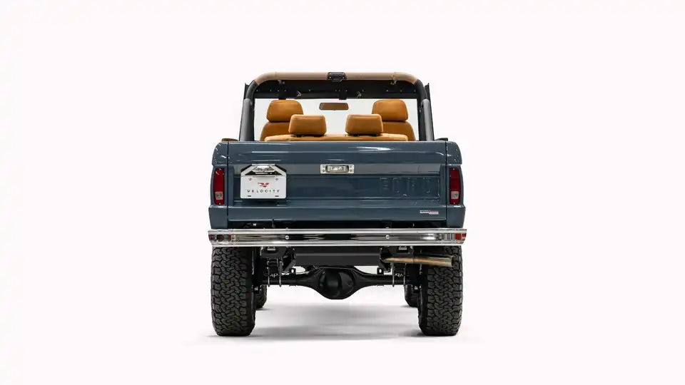 1971 Vintage Ford Bronco_11 Rear Tailgate