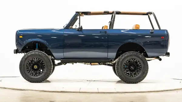 1973 IH Scout_2 Drivers Side 