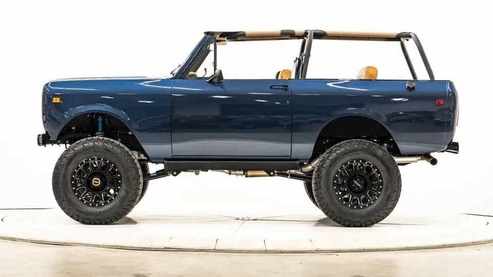 1973 IH Scout_2 Drivers Side 