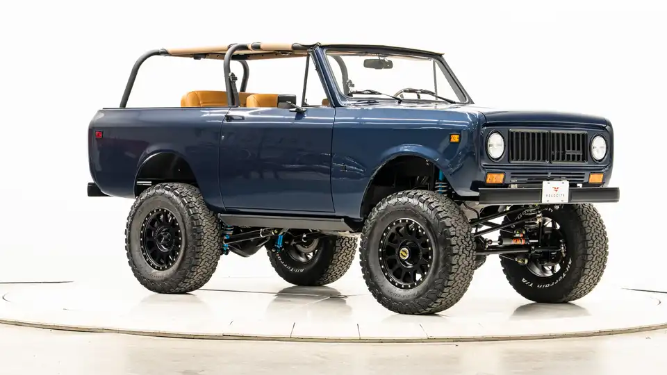 1973 IH Scout_7 Passenger Side Front  3.4