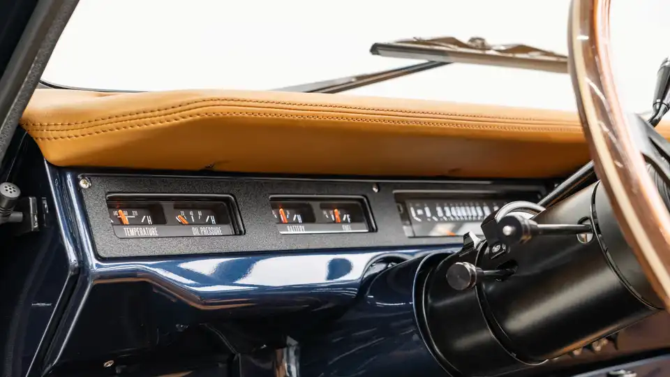 1973 IH Scout_15 Dakota Digital Gauges