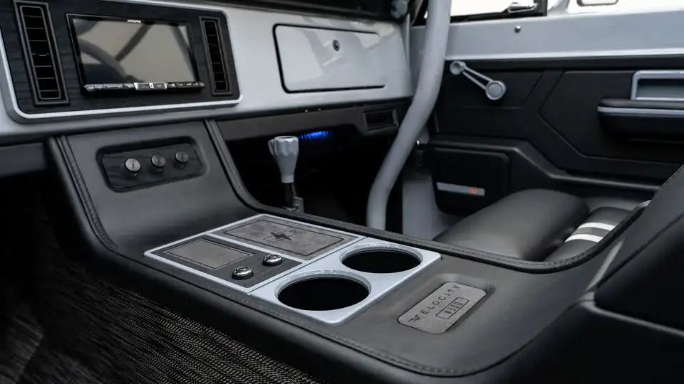Velocity Heritage Series 1977 Ford Bronco For Sale_20 Interior