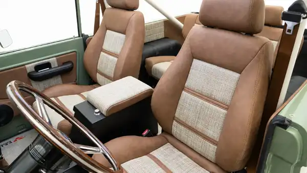 Restored Ford Bronco_20 Interior