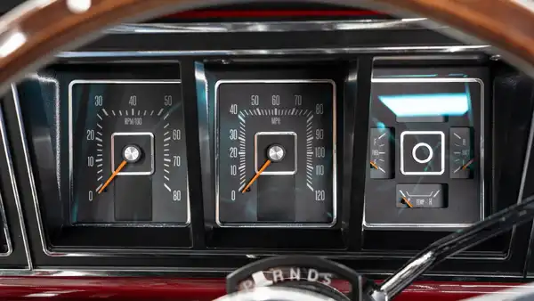1975 Classic Ford F250 Dentside_15 Dakota Digital Gauges
