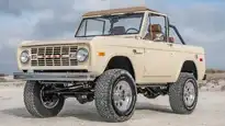 Harvest Moon Bronco At Beach_Lifestyle Copy 3