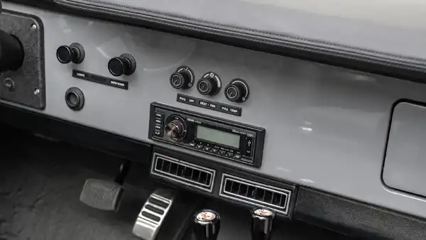 1966 Ford Bronco For Sale_20 Interior
