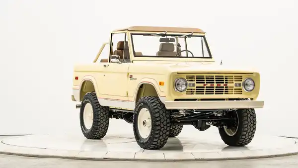 1967 Vintage Ford Bronco For Sale_6 Passenger Side Front 
