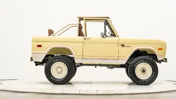 1967 Vintage Ford Bronco For Sale_8 Passenger Side