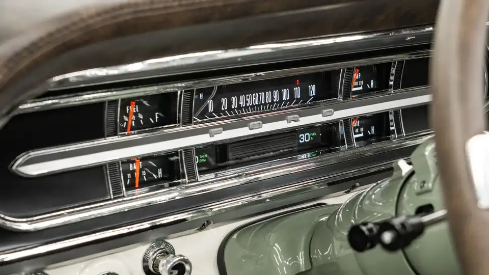 1972 Vintage Ford F100 For Sale_15 Dakota Digital Gauges