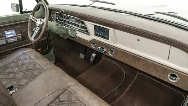 1972 Vintage Ford F100 For Sale_18 Passenger Side Interior