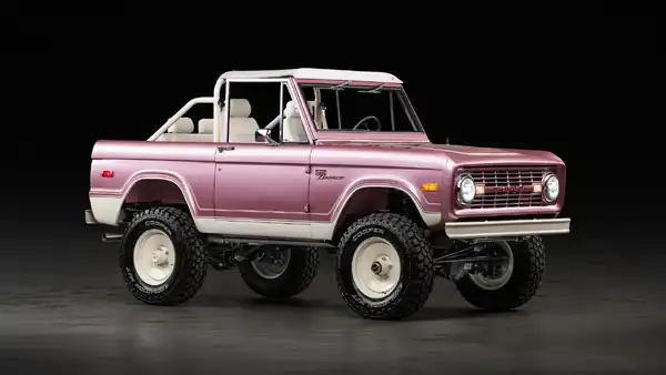 Sakura Pink Bronco 01