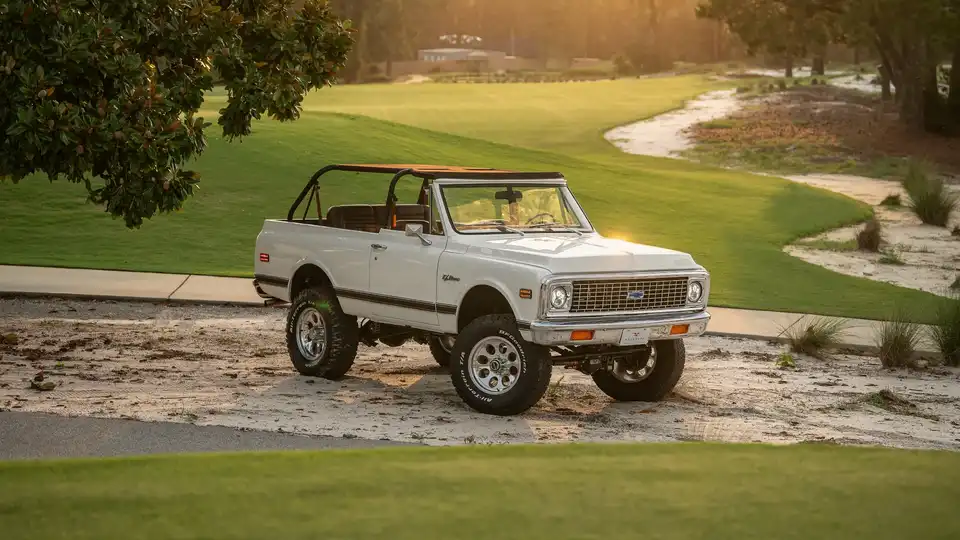 Chevy Blazer Golf Course_Lifestyle