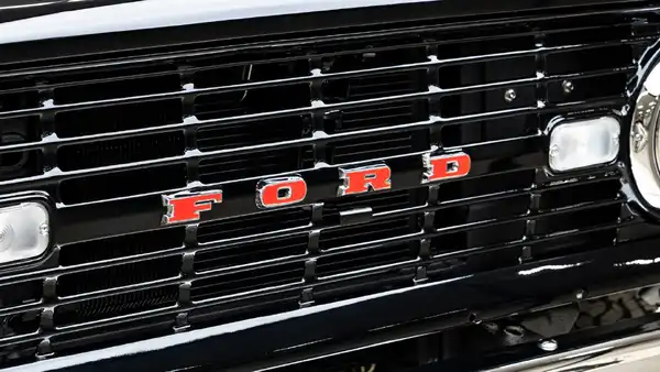 1974 Black Ford Bronco_25 Exterior 