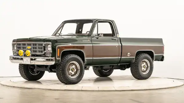 1977 Chevy K10_3 Drivers Side Front 3.4