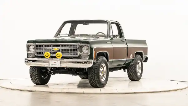 1977 Chevy K10_4 Drivers Side Front 