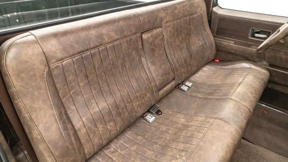 1977 Chevy K10_16 Rear Interior