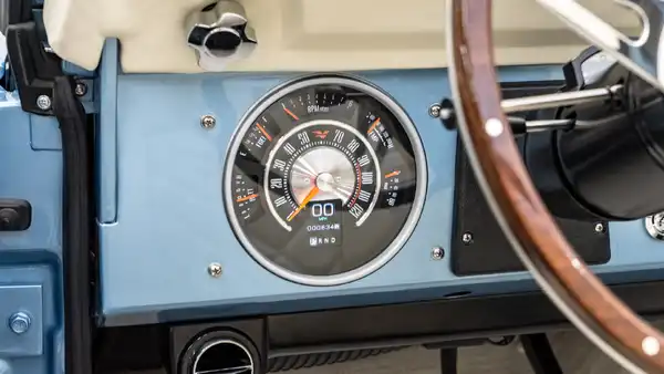 1968 Ford Bronco_15 Dakota Digital Gauges
