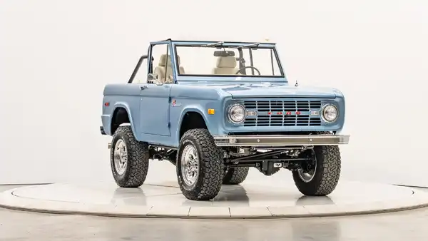 1968 Ford Bronco_6 Passenger Side Front 