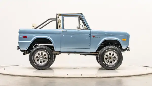 1968 Ford Bronco_8 Passenger Side