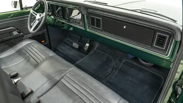 1974 Vintage Ford F100 For Sale_18 Passenger Side Interior