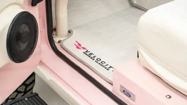 1971 Vintage Pink Ford Bronco For Sale_17 Front Interior