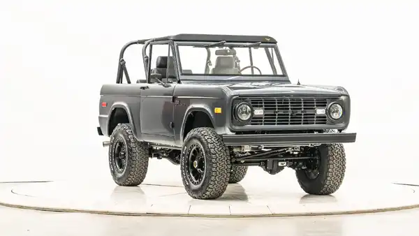 1967 Ford Bronco For Sale_6 Passenger Side Front 