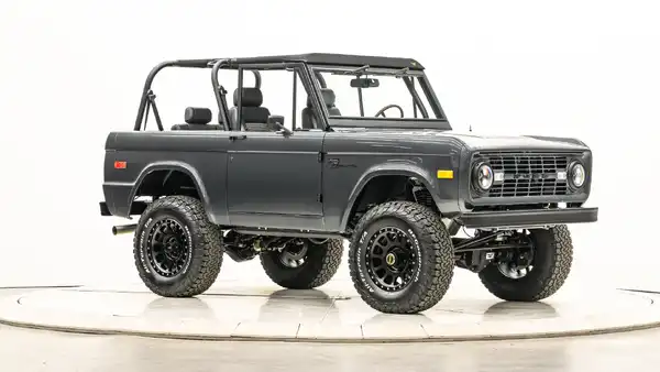 1967 Ford Bronco For Sale_7 Passenger Side Front  3.4